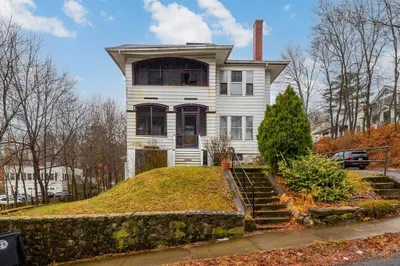79 Dresser St