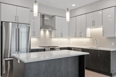 124 Highland Ave #403