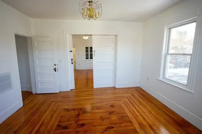 4 Greenwood St #3-Private 1