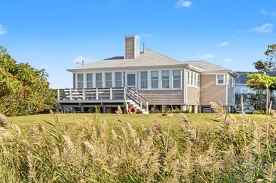 9 Wamsutta St 1