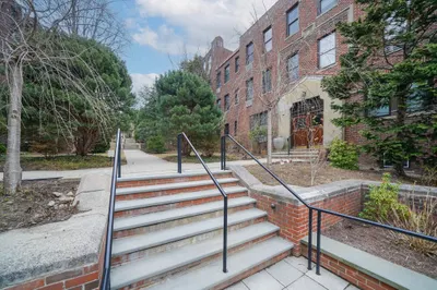 311 Tappan St #3 1