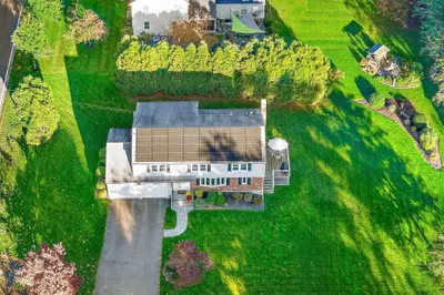 1 Indian Meadow Drive 1