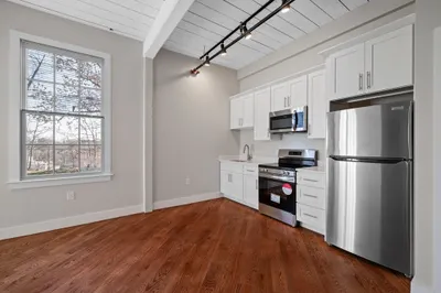 34 Tremaine St #5