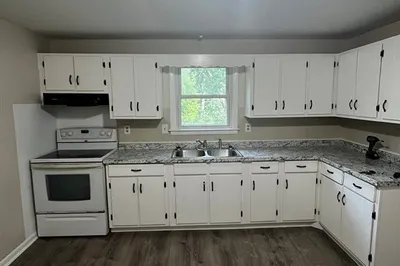 31 Joyce St #9