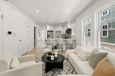 60 Derby St #2