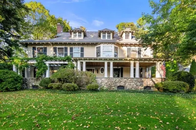 60 Abbott Rd 1