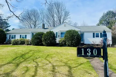 130 Braemoor Rd 1