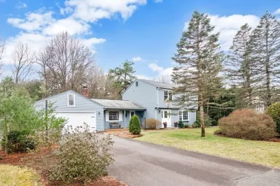 73 Oak Hollow Dr 1