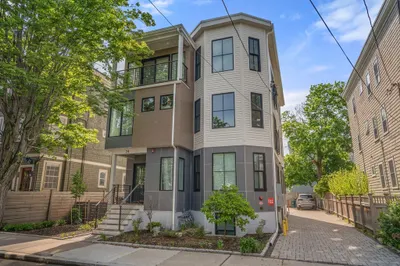 24 Camp St #3 1