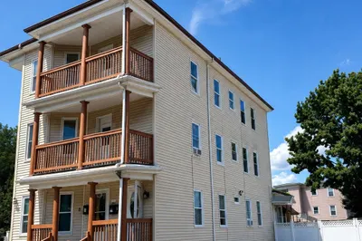 221 West Harvard St #3 1
