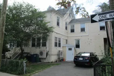 44 Pleasant St 1