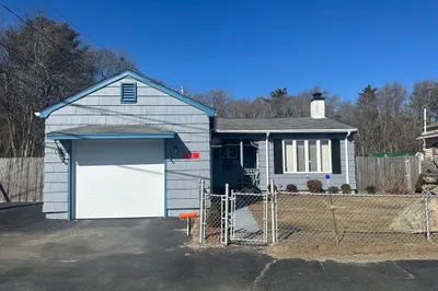 63 Lakeside Ave