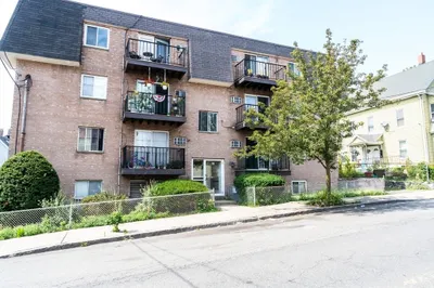 22 Irving St #8