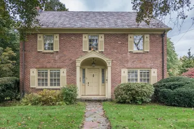 32 Longview Dr 1