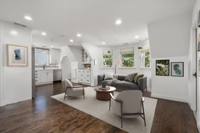 155 Franklin Ave #3 1