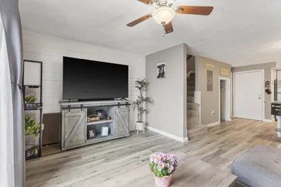 12 Summit Ave #6