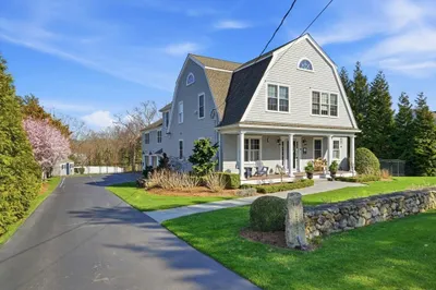 10 Loring Ave 1