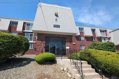 300 Smithfield Rd #P2-17 1
