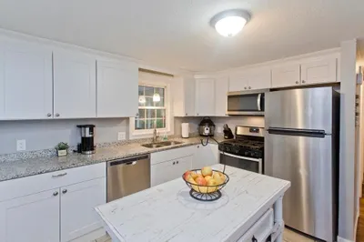 139 Upper Beverly Hls 1