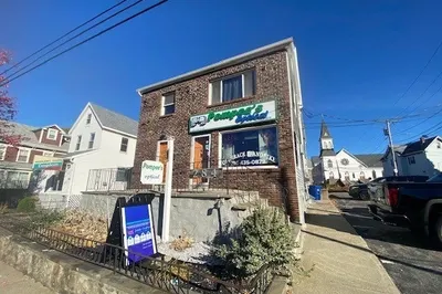 284 Main St #1