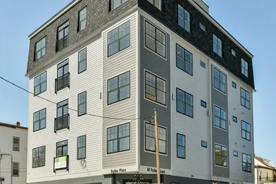 87 Parker St #402 1