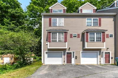 18 Hampton Avenue #4