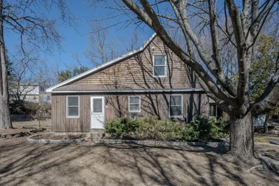 36 Turner Ave 1