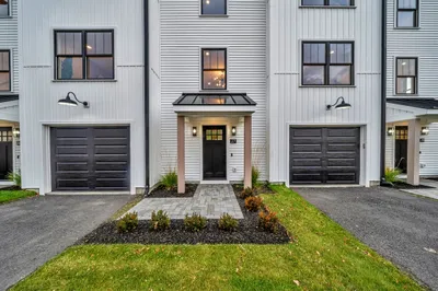 10 Birch Brook Landing #10 1