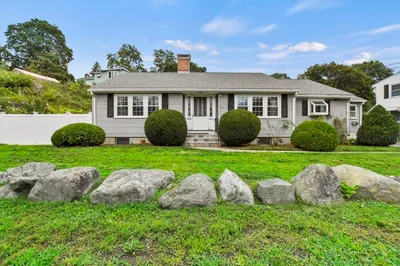476 Waverley Oaks Road