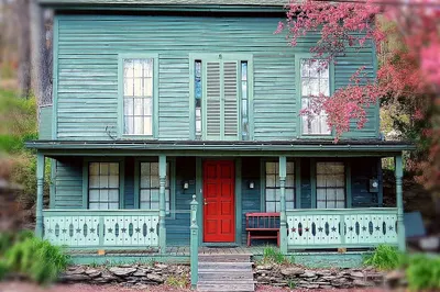 405 Main Street 1