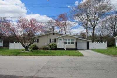 107 Alva St