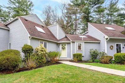 8 Old Colony Rd #c 1
