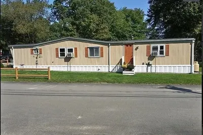305 Turnpike Street #4B