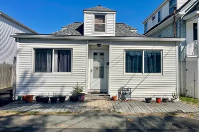 34 Blake St