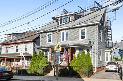 14 Islington St