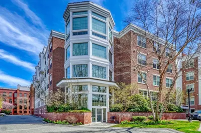 248 Albion St #327 1