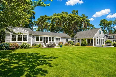 400 Davisville Road 1
