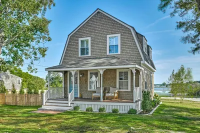 17 Pondview Ave