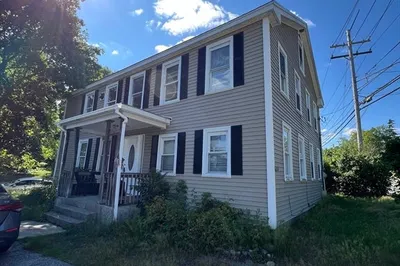 689 Main St #2S 1