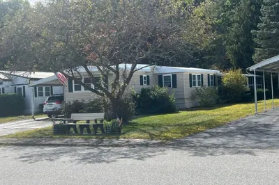 37 Teresa Rd