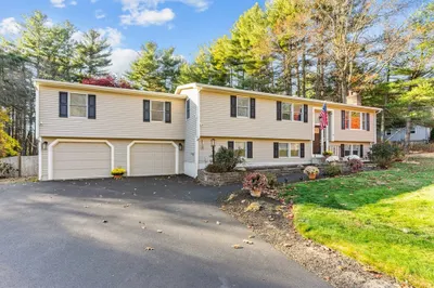 10 Susan Ln 1