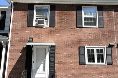 21 Oak St #E 1