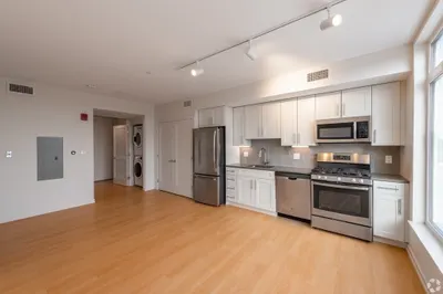 77 New St #205