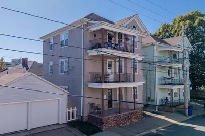 37 Eaton St