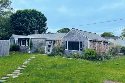 10 Young Rd