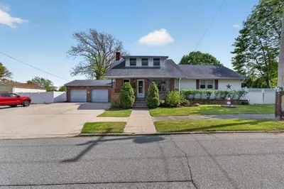 1096 Joyce Street