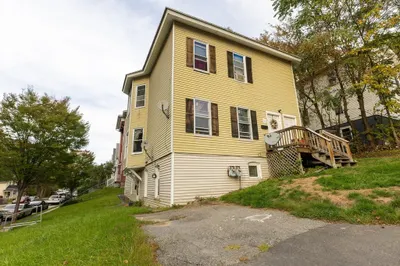 3 Perkins St