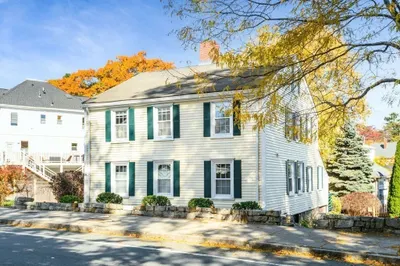 90 Hale St 1