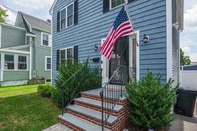 7 Brockton Ave