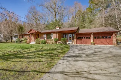 70 Ridgewood Dr